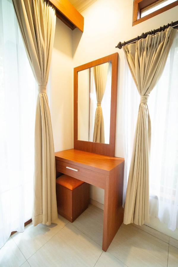 Adipana Bungalow-Balinese Room Ubud Buitenkant foto