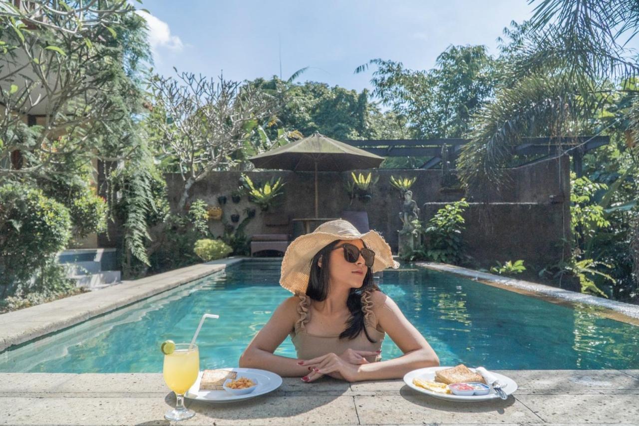 Adipana Bungalow-Balinese Room Ubud Buitenkant foto