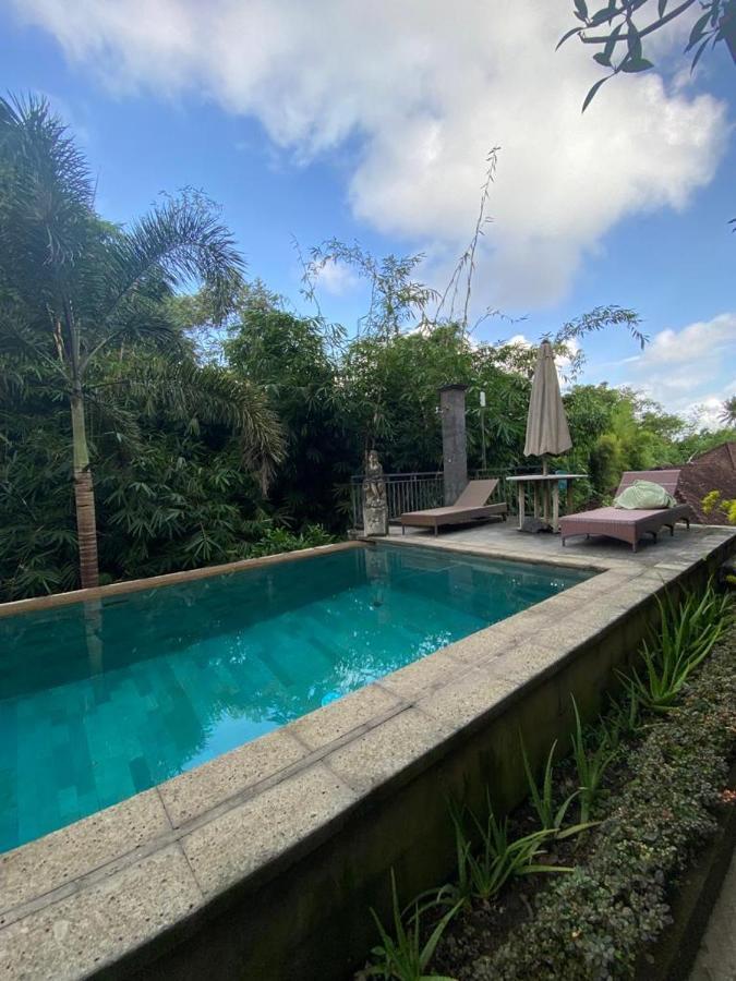Adipana Bungalow-Balinese Room Ubud Buitenkant foto
